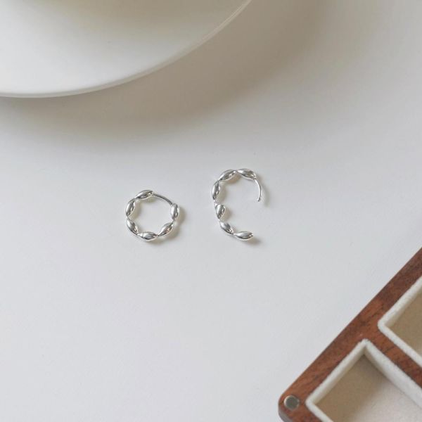 顯臉小秘訣 米珠易扣耳環 