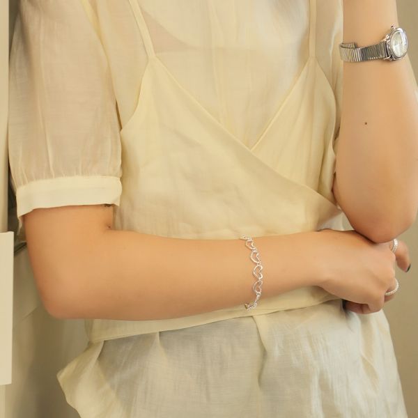 很多很多愛心的 純銀手鍊 韓系純銀手鍊,S925抗敏手環,簡約手鍊推薦,女生日常百搭手鍊,情侶手鍊純銀,姐妹手鍊禮物,純銀手環,韓系風格,個性手鍊推薦
