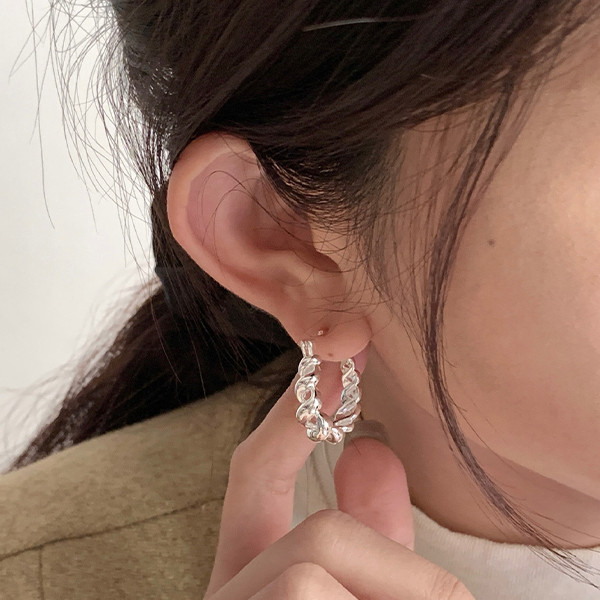 高級感！螺旋彎曲 壓扣耳環 