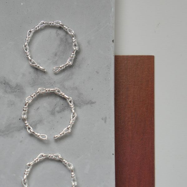 百搭的編織戒指 純銀戒指 韓系純銀戒指,S925抗敏戒指,開口戒指推薦,尾戒防小人,情侶對戒 純銀,疊戴戒指風格,簡約細戒 日常百搭,女生純銀戒指推薦