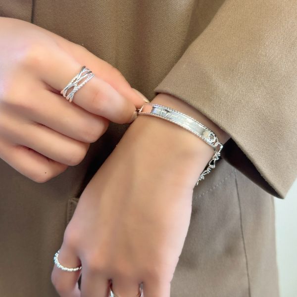 浪漫刻字 小亮牌 純銀手鐲手鍊 韓系純銀手鍊,S925抗敏手環,簡約手鍊推薦,女生日常百搭手鍊,情侶手鍊純銀,姐妹手鍊禮物,純銀手環,韓系風格,個性手鍊推薦