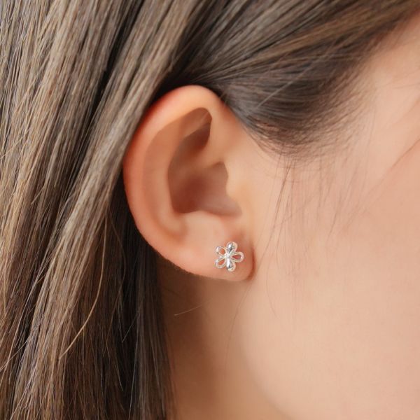 很特別的小花！ 純銀轉珠耳環 韓系純銀耳環,S925抗敏耳釘,女生氣質耳環推薦,小巧純銀耳環,抗敏耳環不過敏,百搭日常耳環,簡約韓系耳飾