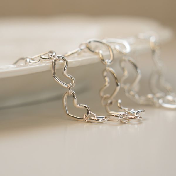 很多很多愛心的 純銀手鍊 韓系純銀手鍊,S925抗敏手環,簡約手鍊推薦,女生日常百搭手鍊,情侶手鍊純銀,姐妹手鍊禮物,純銀手環,韓系風格,個性手鍊推薦