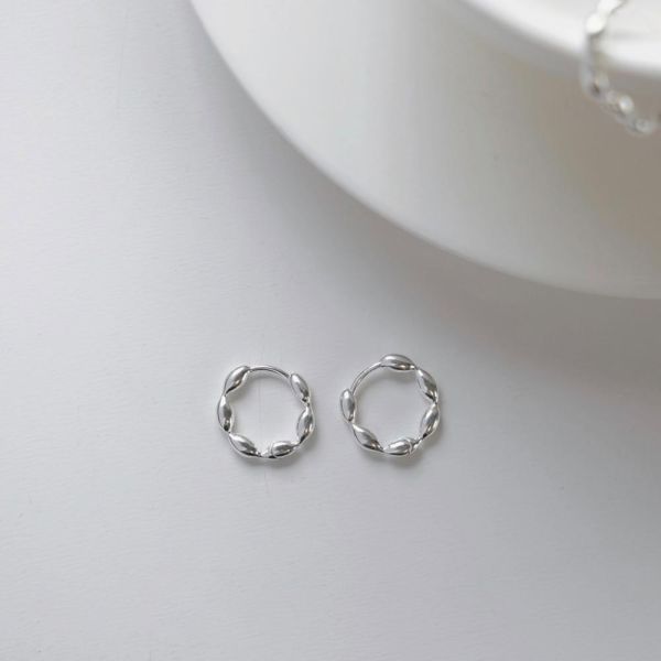 顯臉小秘訣 米珠易扣耳環 