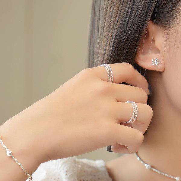 很特別的小花！ 純銀轉珠耳環 韓系純銀耳環,S925抗敏耳釘,女生氣質耳環推薦,小巧純銀耳環,抗敏耳環不過敏,百搭日常耳環,簡約韓系耳飾