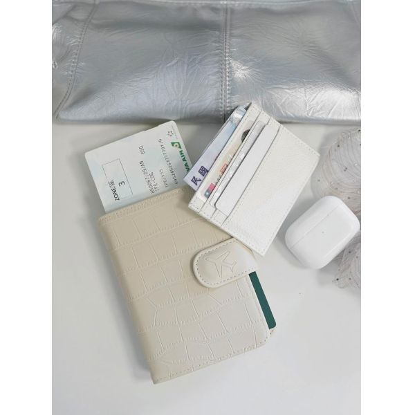 極簡主義 【 真的薄 ! 真皮大地色系卡套】 