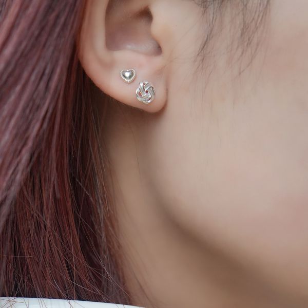 時髦圓結 純銀轉珠耳釘 單支售 韓系純銀耳環,S925抗敏耳釘,女生氣質耳環推薦,小巧純銀耳環,抗敏耳環不過敏,百搭日常耳環,簡約韓系耳飾