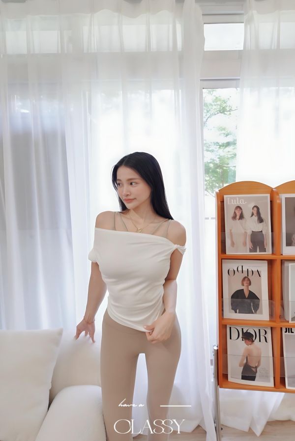 氣質扭結斜肩彈性上衣-白色 