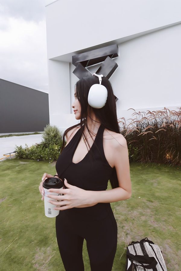 高質感繞脖瑜珈套裝-黑色 高質感繞脖瑜珈套裝