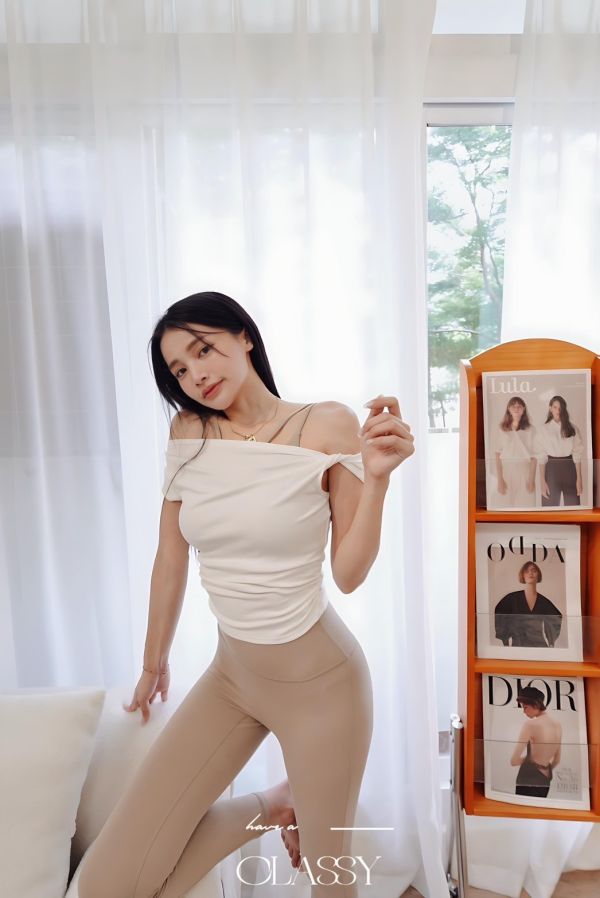 氣質扭結斜肩彈性上衣-白色 