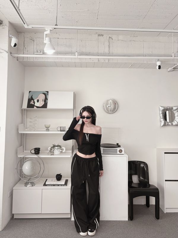 COZY 一字領線條抽繩Bratop 黑 