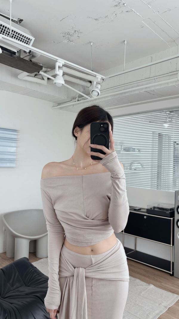 COZY氣質一字領扭結+長裙套裝 氣質杏 