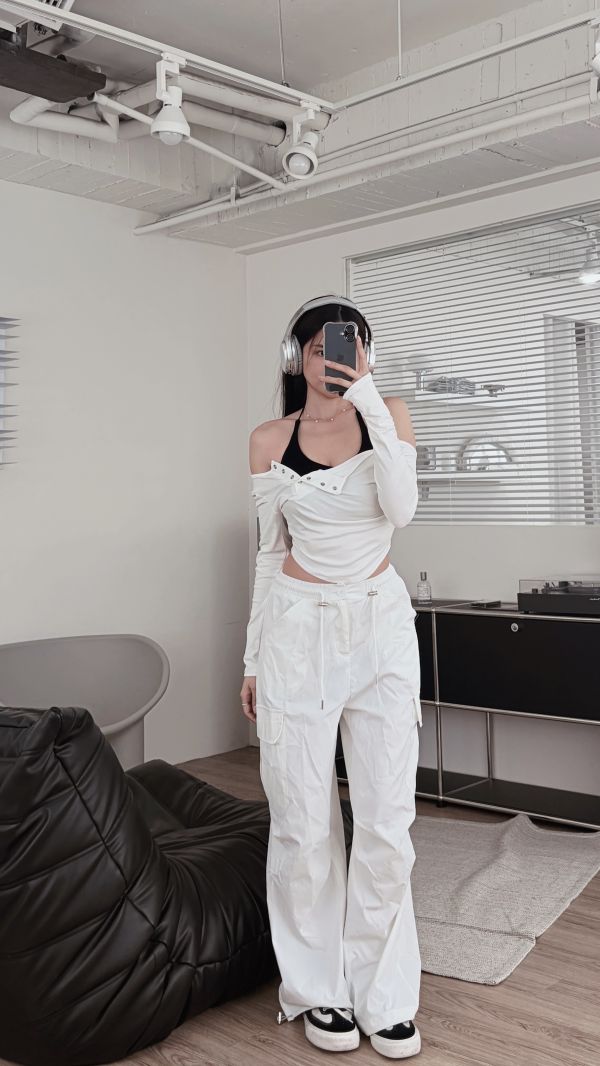 COZY 真兩件繞脖Bratop+排釦圓弧上衣套裝 白 