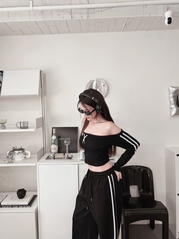 COZY 一字領線條抽繩Bratop 黑 