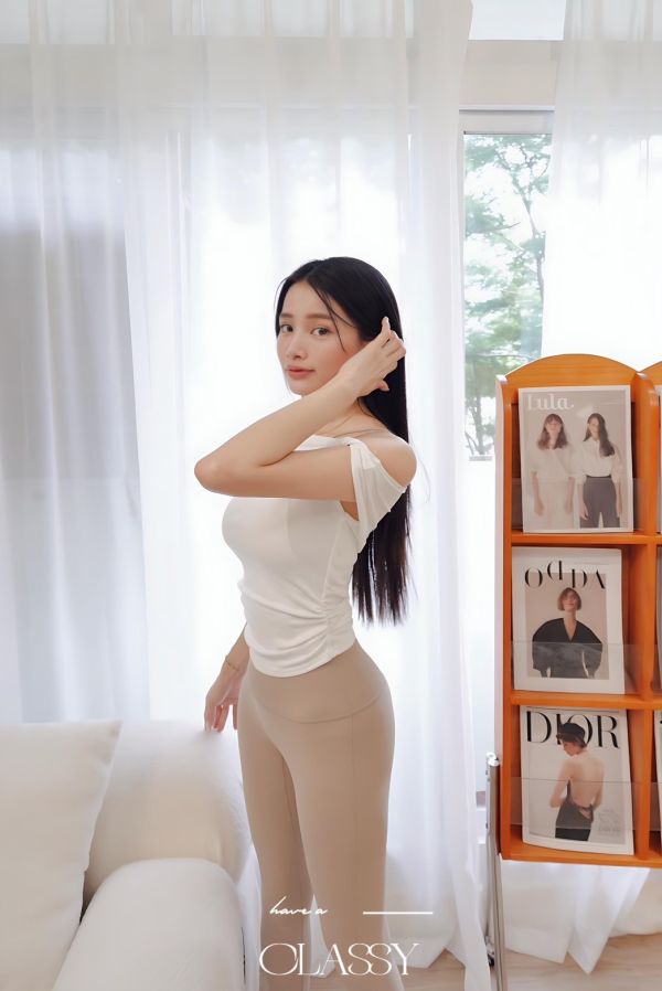 氣質扭結斜肩彈性上衣-白色 