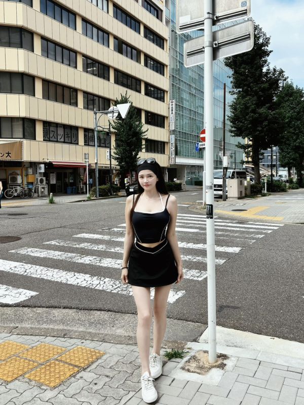 NAGOYA  線條v型腰頭瑜珈褲裙 