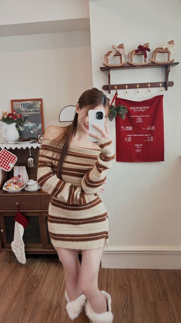 Xmas聖誕氣質條紋一字領針織洋裝 