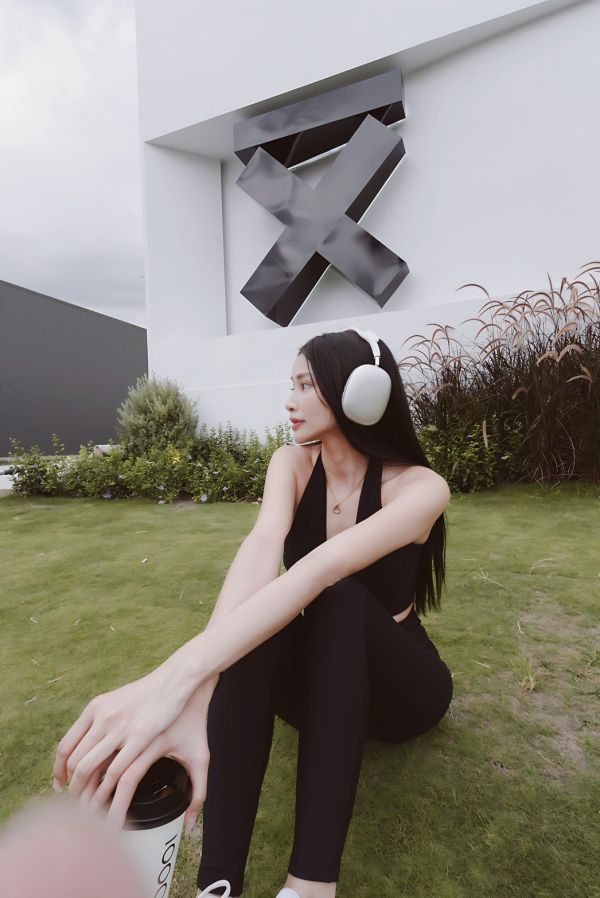 高質感繞脖瑜珈套裝-黑色 高質感繞脖瑜珈套裝