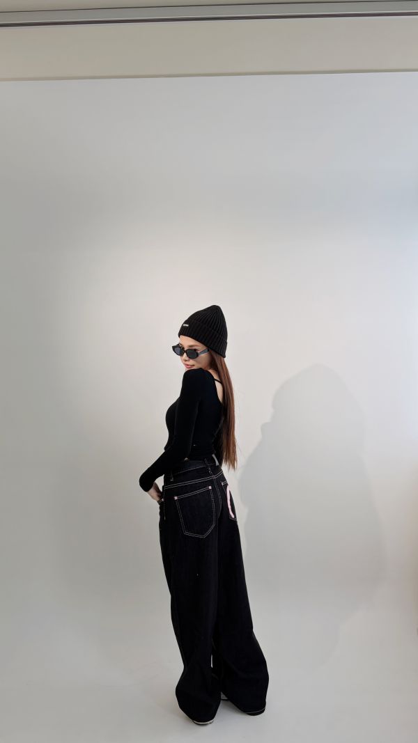 Xmas本期必收斜肩簍空Bratop 黑 