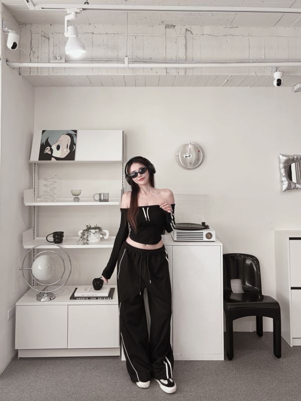 COZY 一字領線條抽繩Bratop 黑 