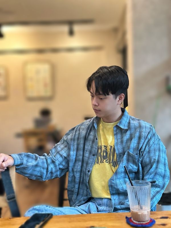 格紋皺摺感襯衫 