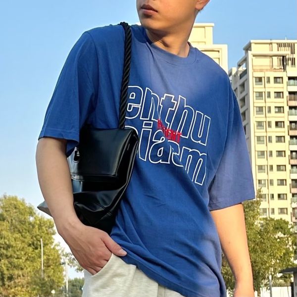 enthu siasm 刺繡小字短袖 