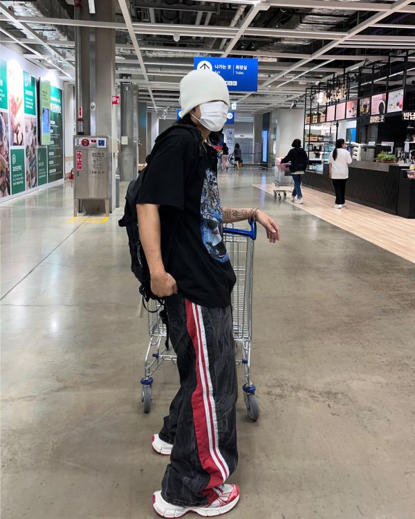 韓國 IDOL同款 跳色 前伸 側條紋 裂紋 刷色 牛仔褲 