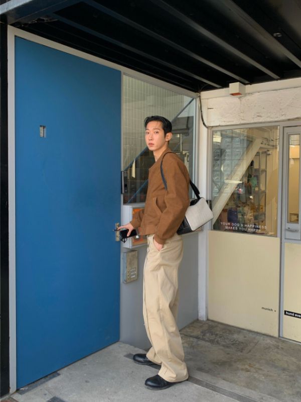 麂皮 圓領 切線 短版 金屬排扣 夾克 