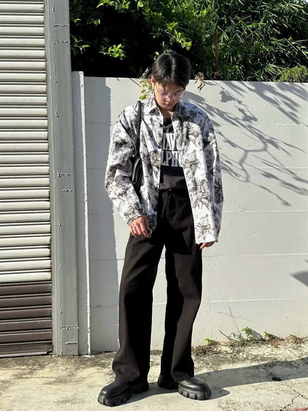 斜紋布口袋抓褶直筒牛仔褲 