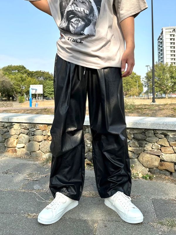闊腿皮革長褲 