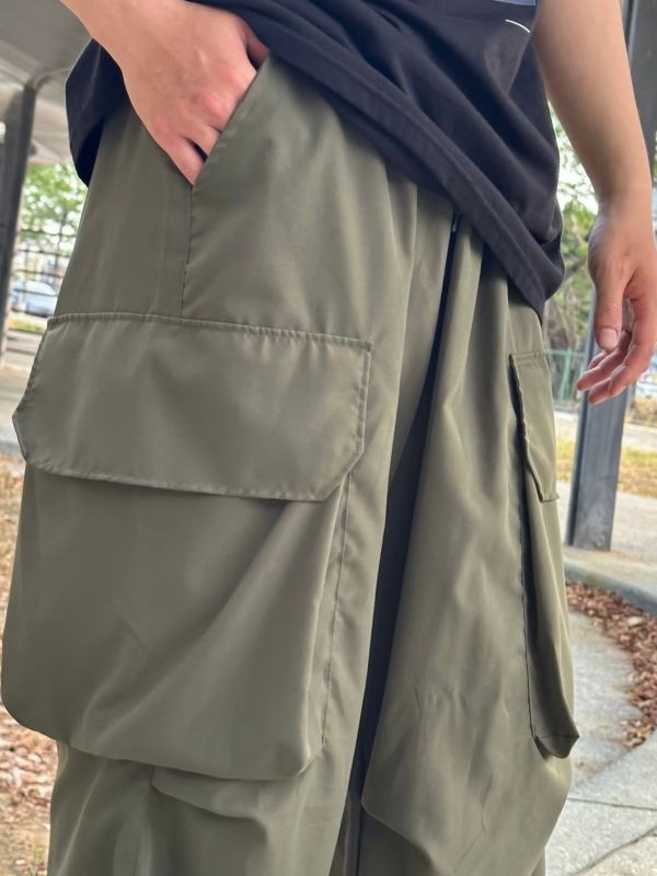 超大口袋尼龍工裝寬褲 