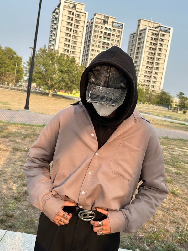 澎澎袖口落肩襯衫 