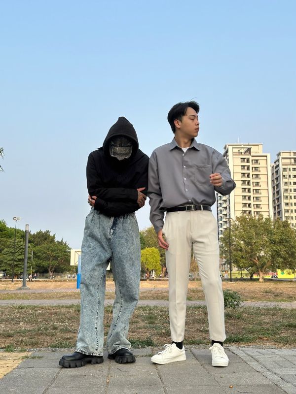 石洗牛仔寬褲 