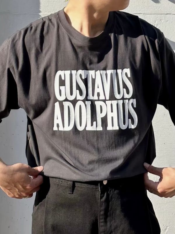 gustavus adolphus 短袖 