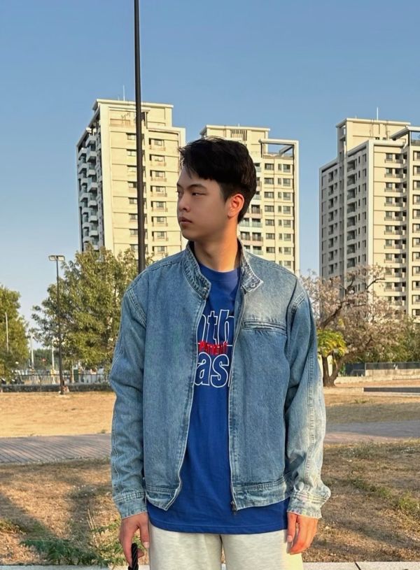 enthu siasm 刺繡小字短袖 