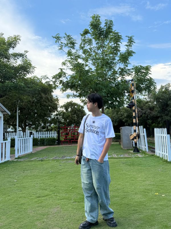 錯位剪裁 膝線低袋 牛仔褲 