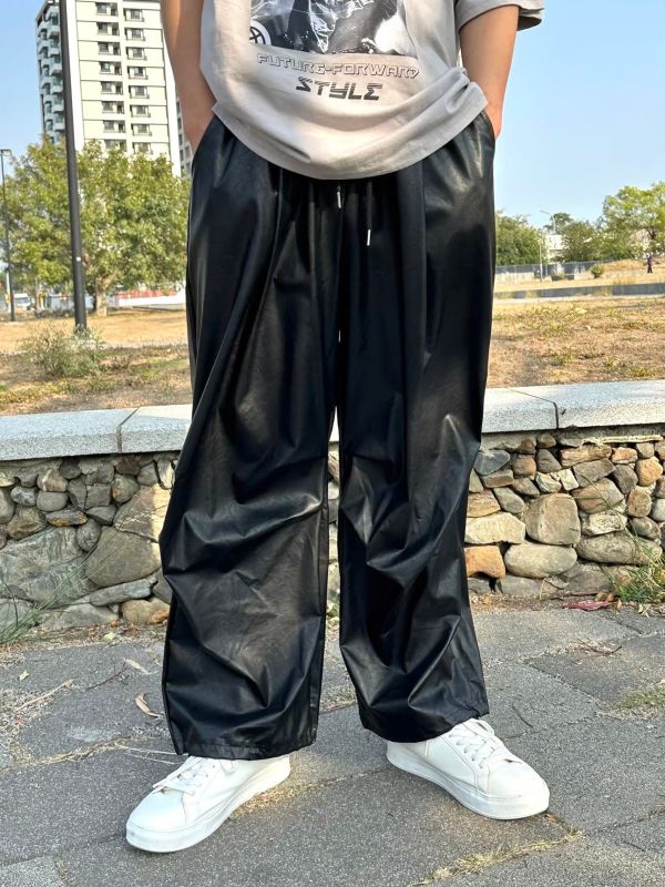 闊腿皮革長褲 