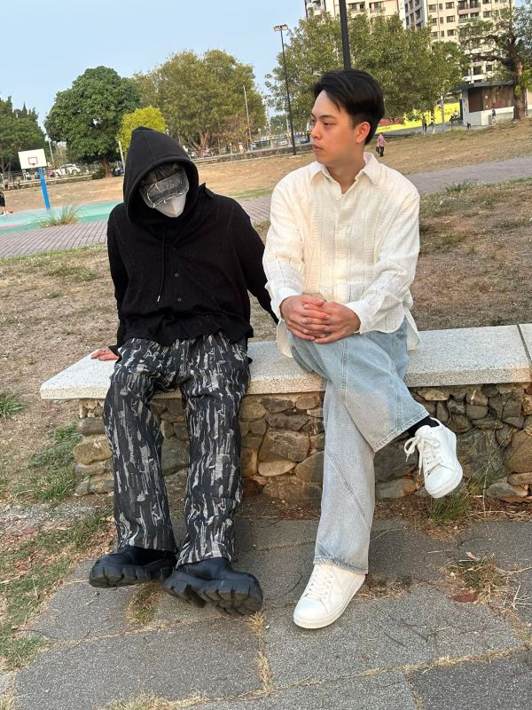 破壞感刷色直筒褲 