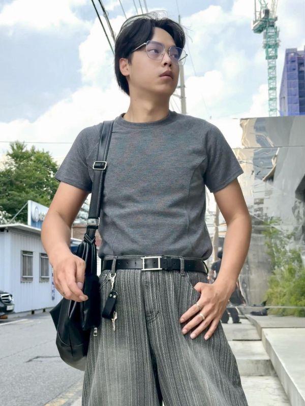建構式 肩切剪裁 顯壯短袖 