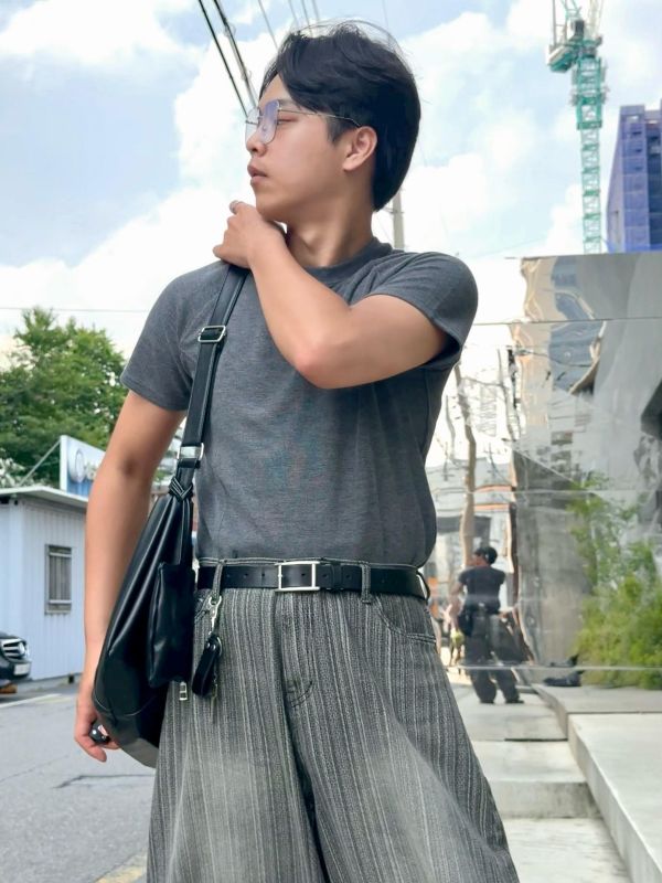 建構式 肩切剪裁 顯壯短袖 