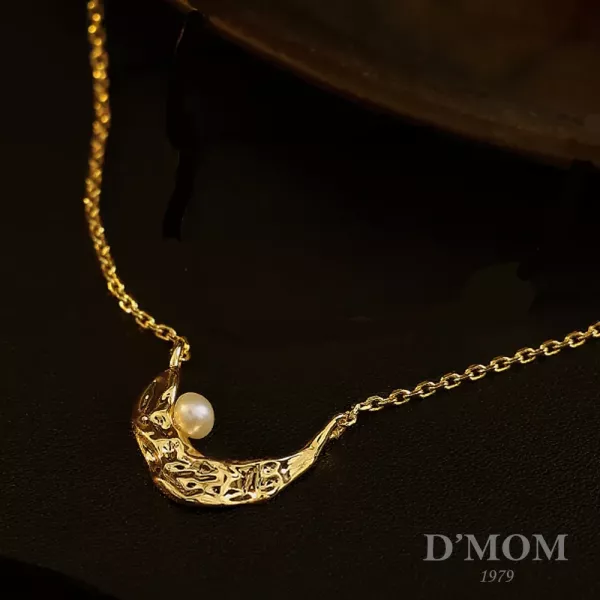歐美天然珍珠立體褶皺月亮項鍊 