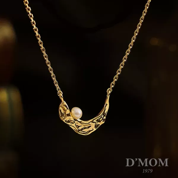 歐美天然珍珠立體褶皺月亮項鍊 