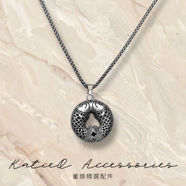 現貨9021｜雙魚鏤空鈦鋼項鍊 J12563 00598 