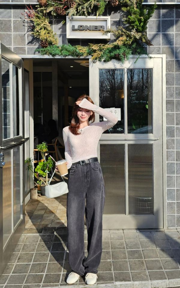 春天的彈力蕾絲打底衫（2 colors） 春天的彈力蕾絲打底衫