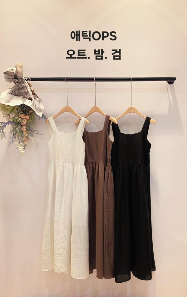 夏日渡假感方領長洋裝（3 colors） 夏日渡假感方領長洋裝