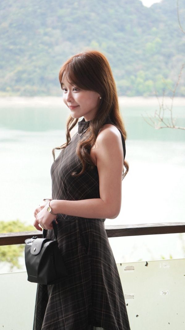 赫本格紋削肩洋裝(2 colors) 赫本格紋削肩洋裝