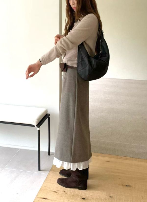 挺版層次蕾絲拼接長裙（2 colors） 挺版層次蕾絲拼接長裙