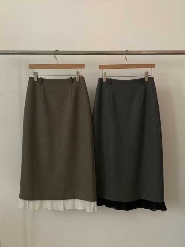 挺版層次蕾絲拼接長裙（2 colors） 挺版層次蕾絲拼接長裙