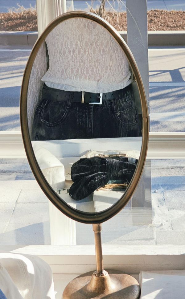 春天的彈力蕾絲打底衫（2 colors） 春天的彈力蕾絲打底衫