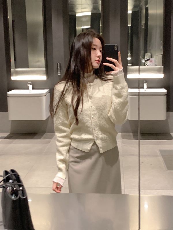 微光細摺浪邊打底上衣 （2 colors） 微光細摺浪邊打底上衣